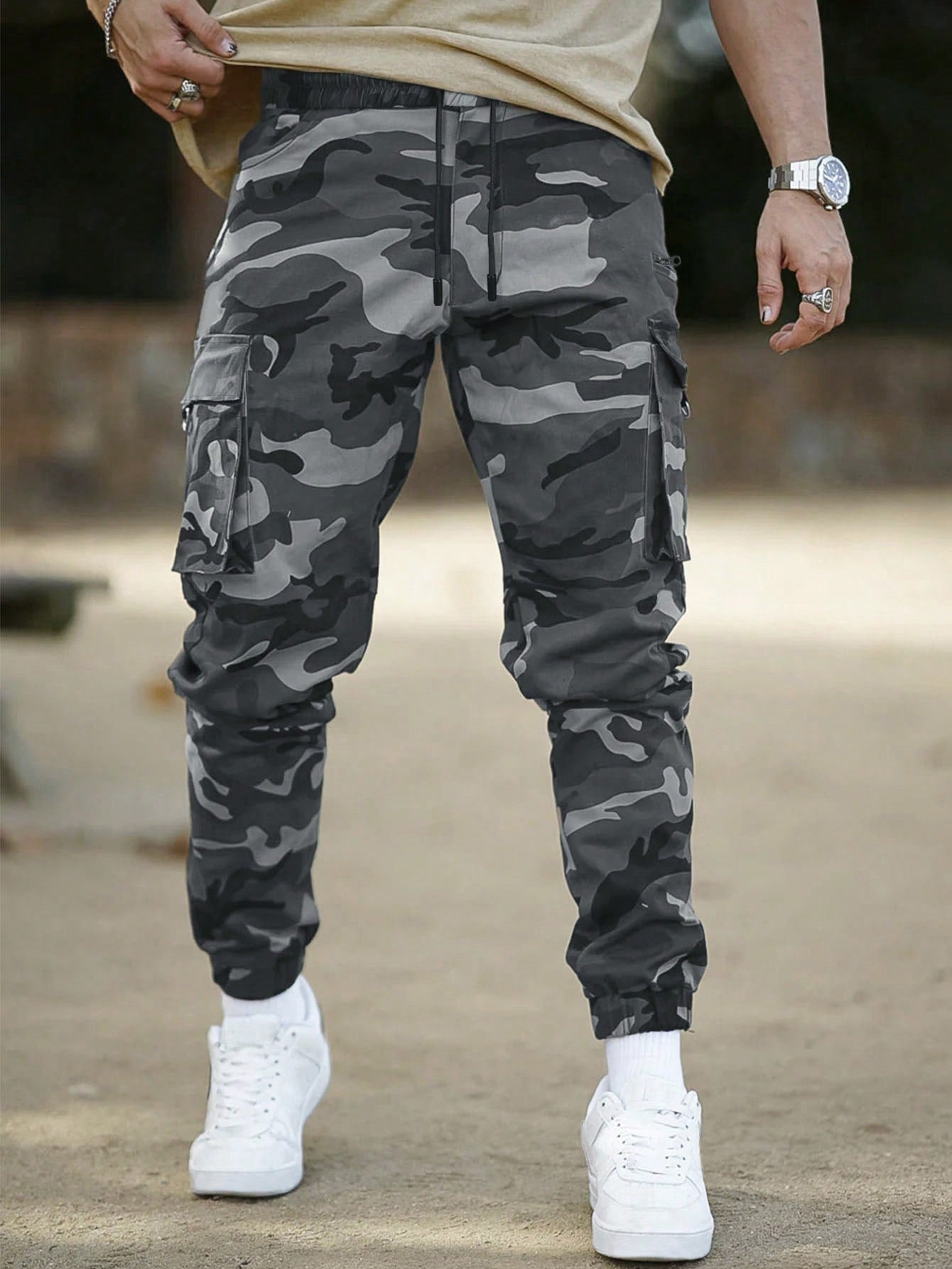 Manfinity Homme Men Camo Print Flap Pocket Drawstring Waist Cargo Pants